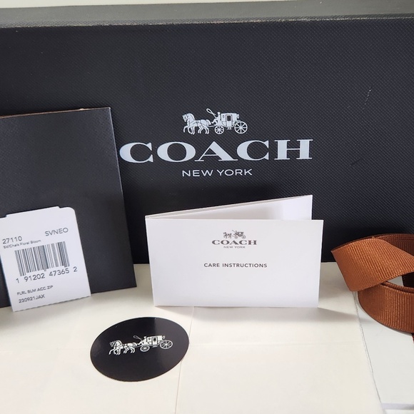 COACH Wallet (Floral & Cream) - Picture 7 of 7